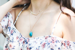 Woman with neckless 